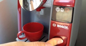 Klein Toys BOSCH Tassimo Coffee Maker